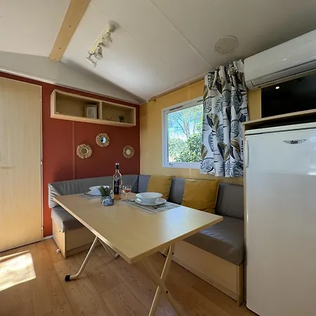 Дом отдыха Le Romarin, Mobil-home Climatise Avec Vue Sur La *