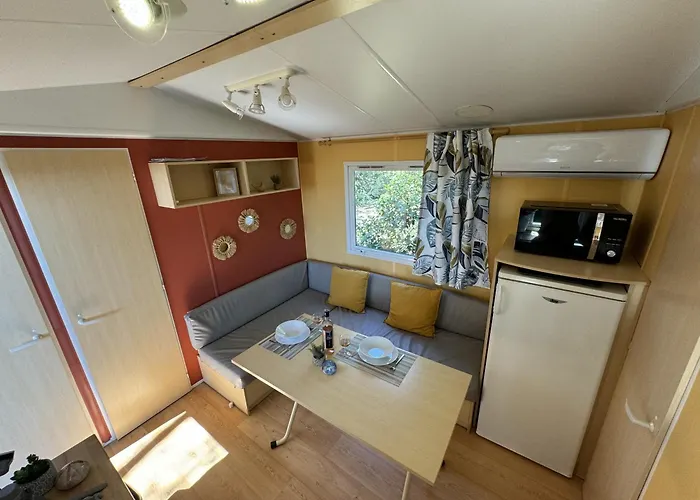 Le Romarin, Mobil-home Climatisé Avec Vue Sur La Casa vacanze Hyères