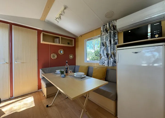 Casa vacanze Le Romarin, Mobil-home Climatisé Avec Vue Sur La *